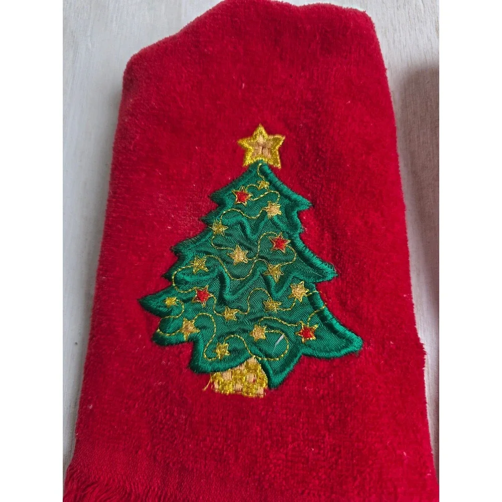 Vintage Christmas Fingertip Towels Red Cotton Embroidered Wreath Tree Set of 3